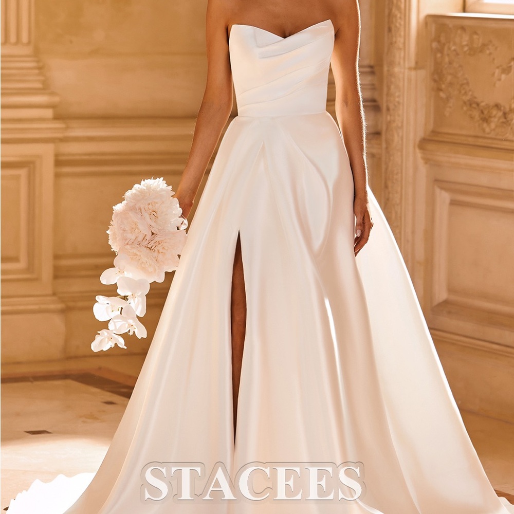 **NEW** A-line Pleated V Neck Satin Strapless Ball Gown Wedding Dress with Slit